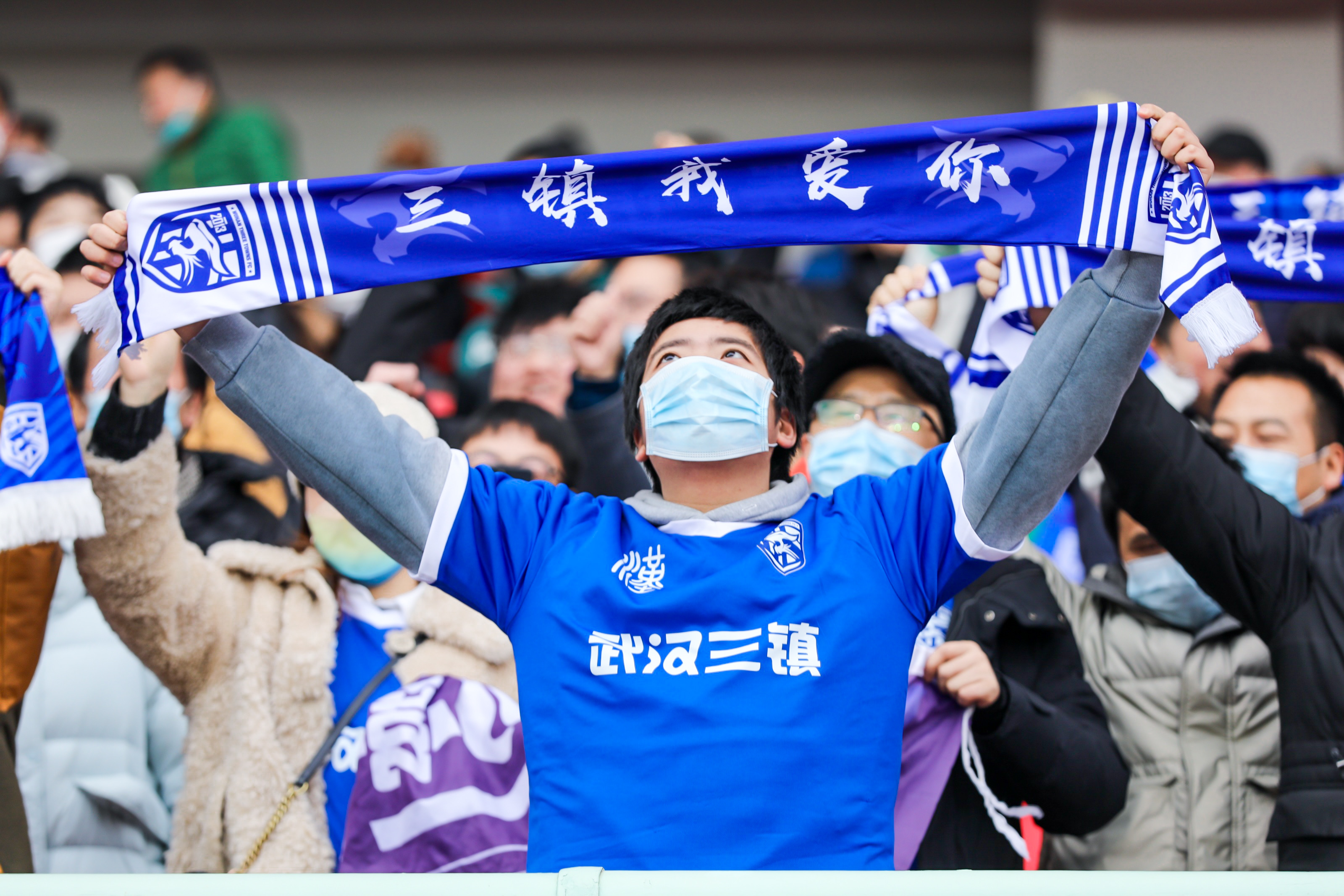 开云体育app-关于双方实力接近的比赛吸引众多球迷欢呼的信息