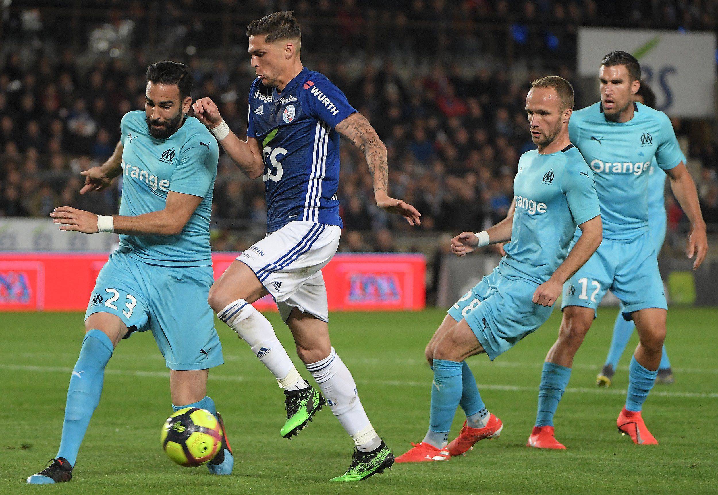 包含甘冈客场战平：法甲中游球队实力相当的词条