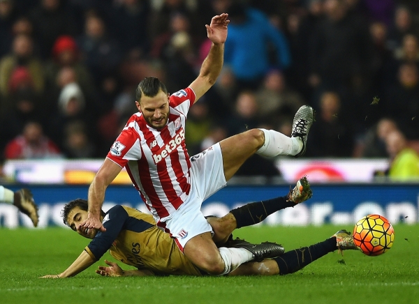 包含斯托克城门将连扑两点世界级扑救,救主表现抢眼的词条 包含斯托克城门将连扑两点世界级扑救,救主表现抢眼的词条