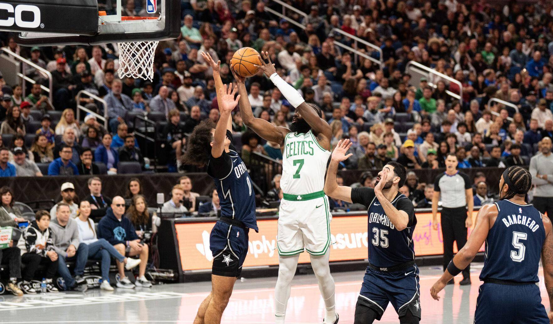 热火客场逆转凯尔特人，豪取四连胜的简单介绍