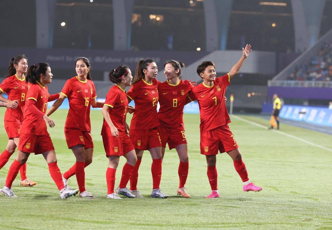 世界女足巅峰大赛，中国队抢先一步