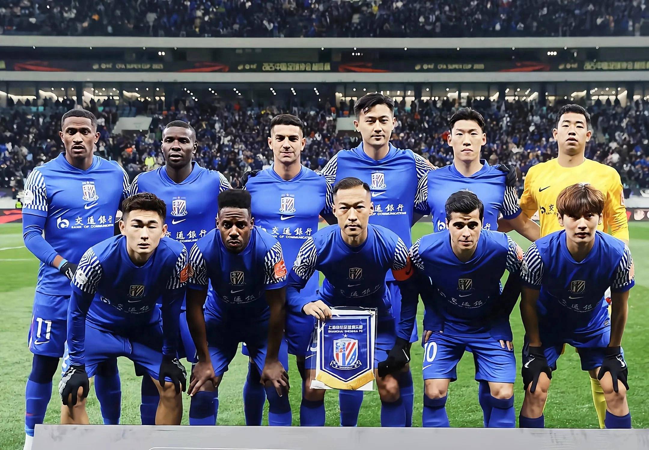 关于热门球队在国际赛事中展现实力，引发争议的信息