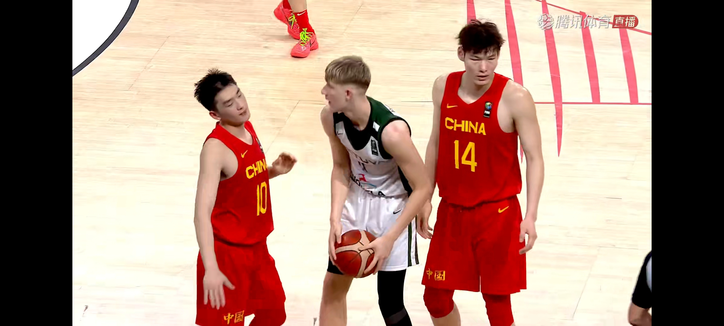 开云官网-立陶宛队在欧洲预选赛中-与黑山握手言和，双方势均力敌的简单介绍