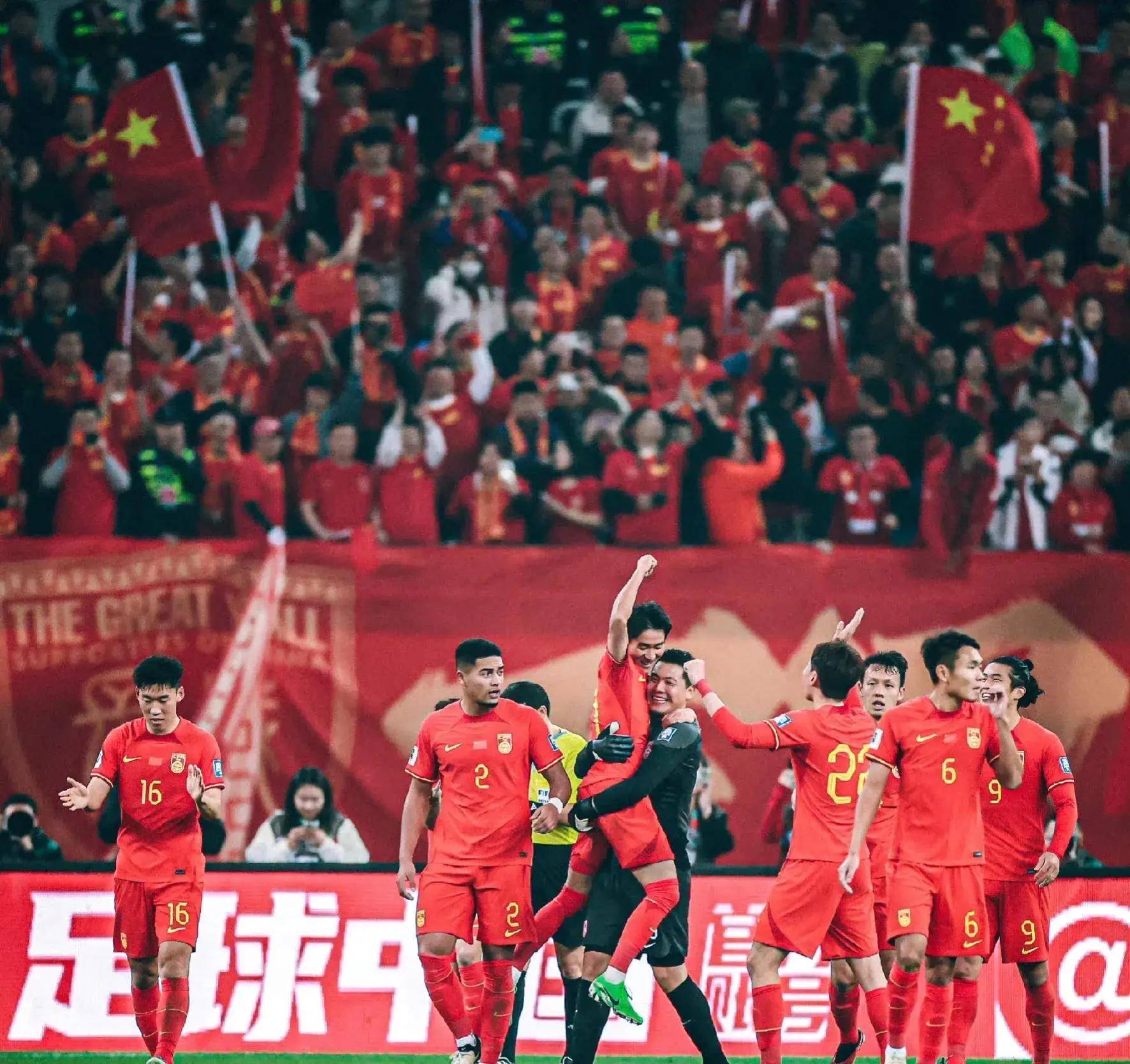 国家队以绝对优势战胜对手，取得胜利