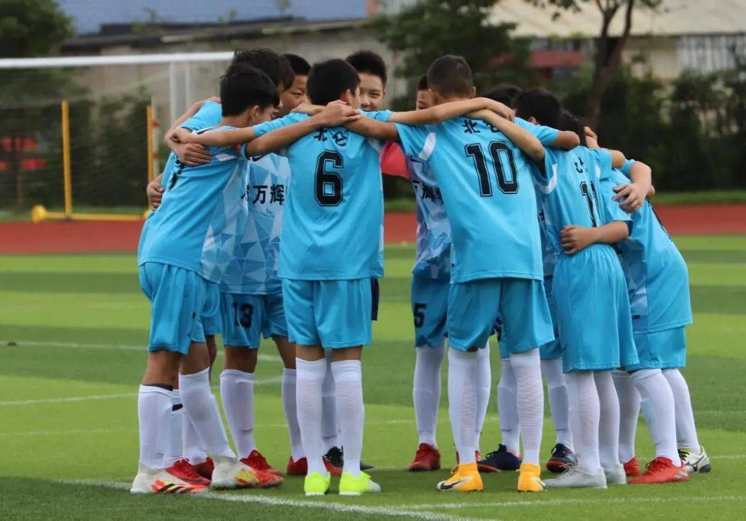 关于新星势如破竹，射手榜攻榜出新王的信息