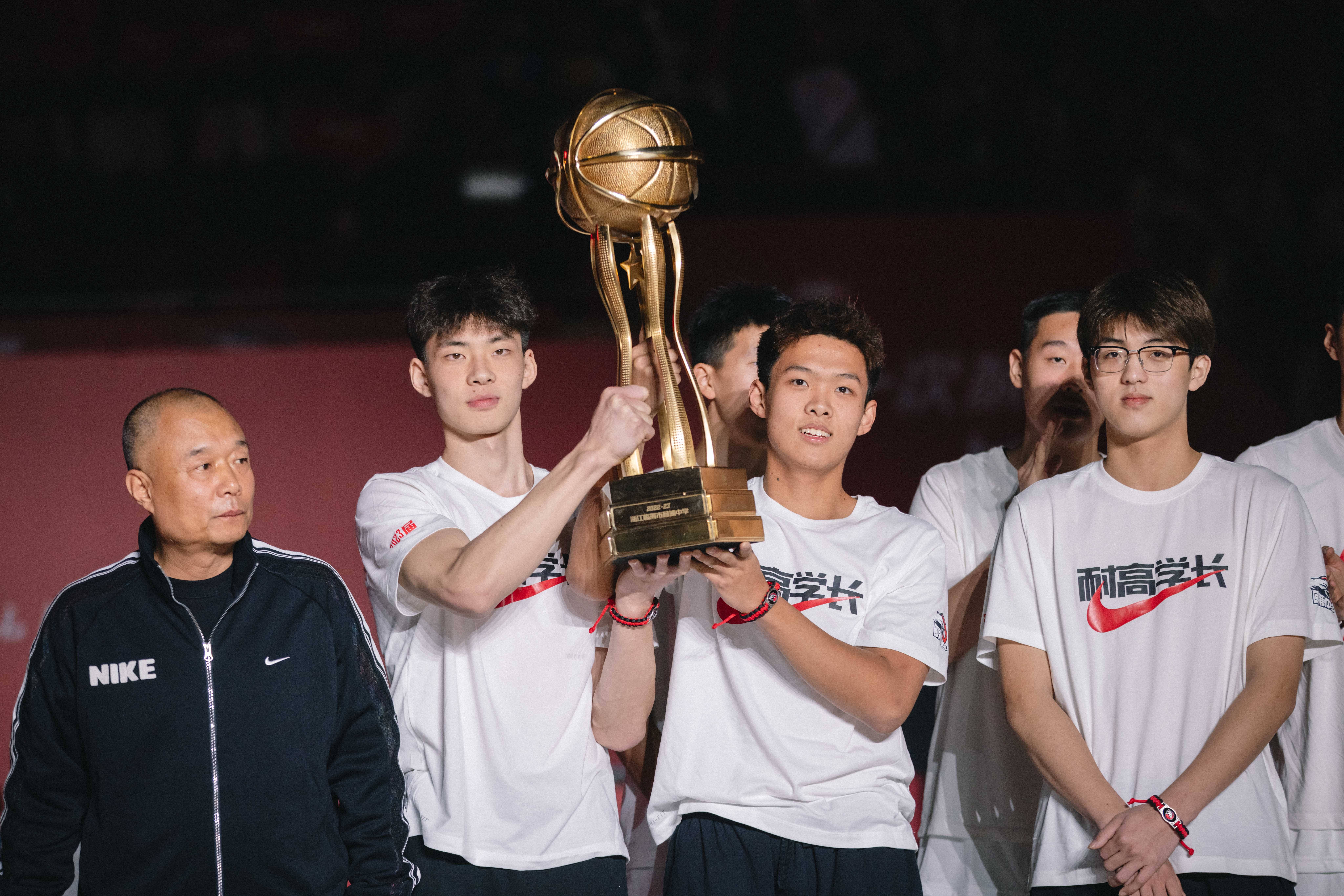 包含国内男篮职业赛场再掀激情火花的词条 包含国内男篮职业赛场再掀激情火花的词条