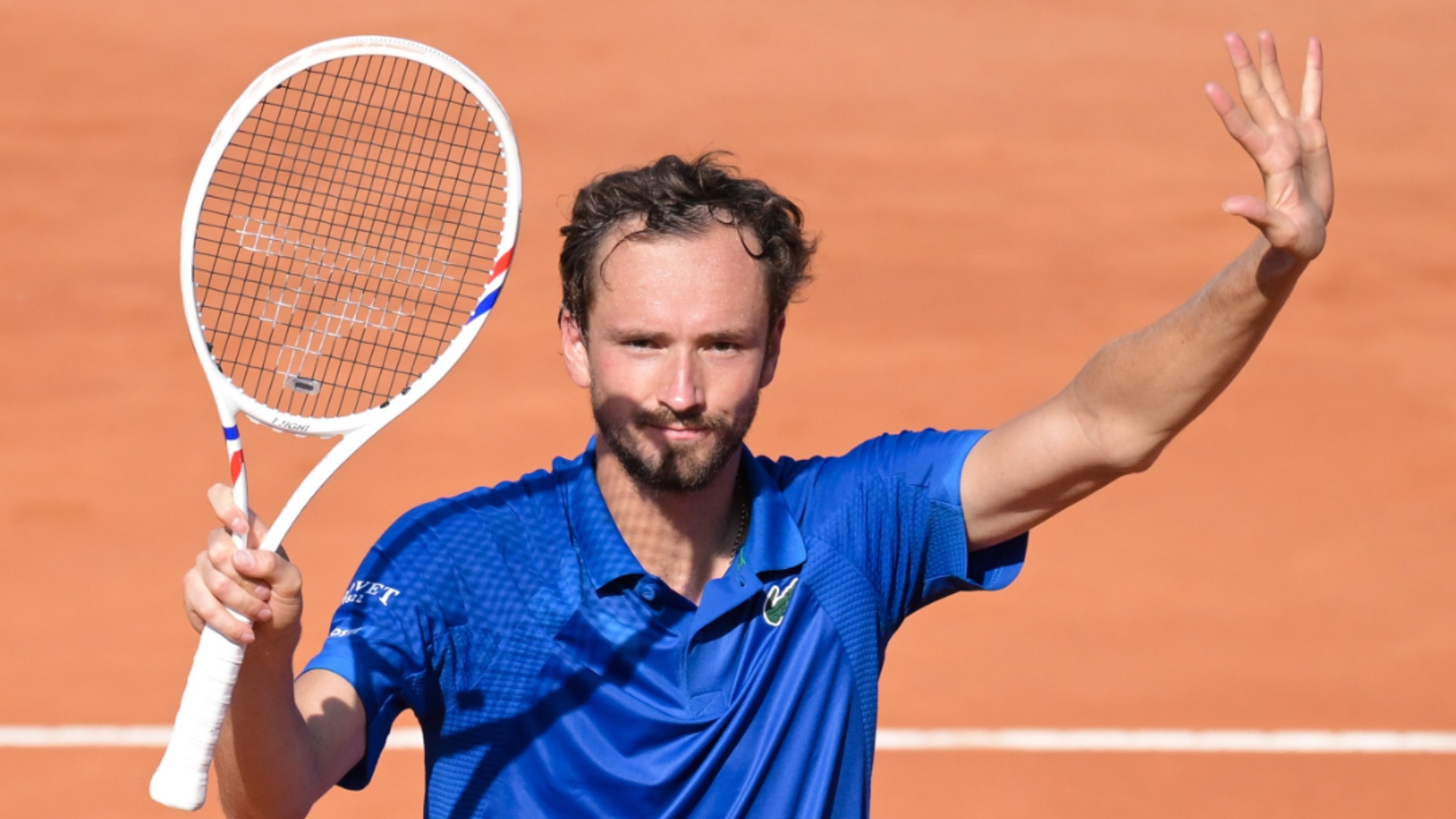 世界网球队血洗英国网球队，梅德韦杰夫关键制胜的简单介绍