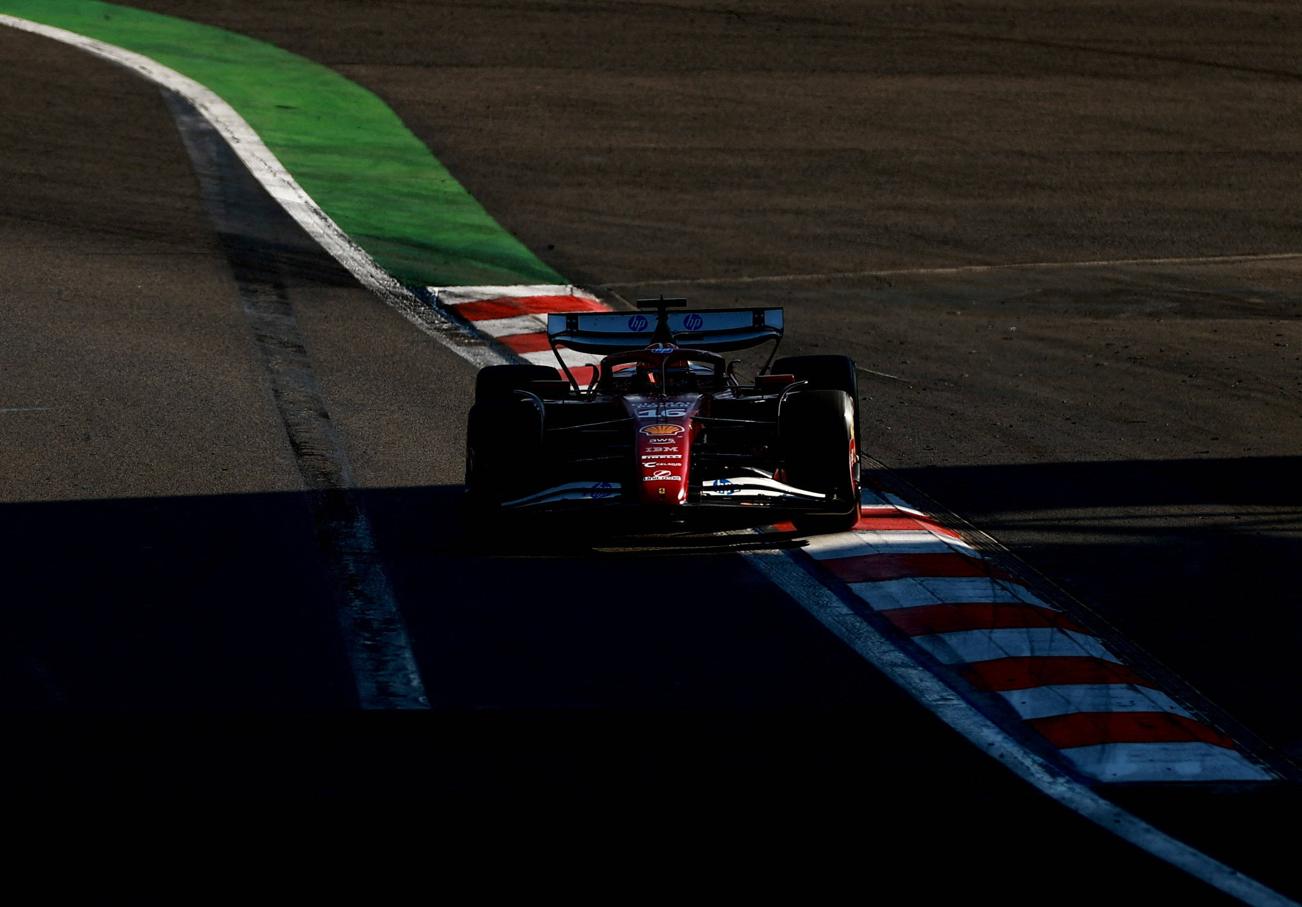 开云平台-法拉利轻取红牛车队,诺里斯统治全场