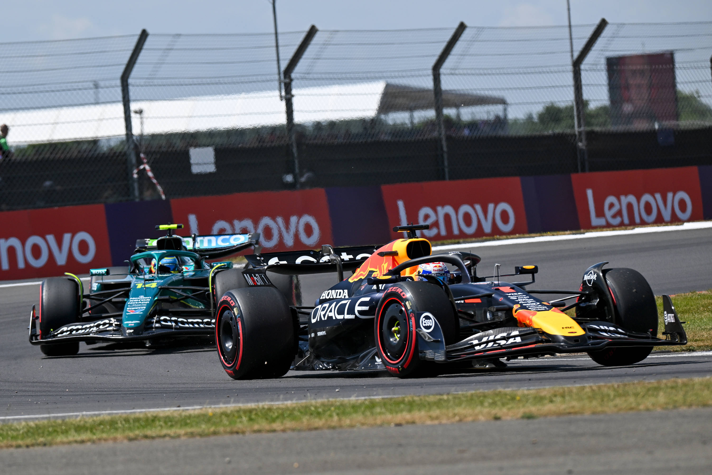 开云APP-迈凯伦横扫法拉利,拉塞尔扛起全队