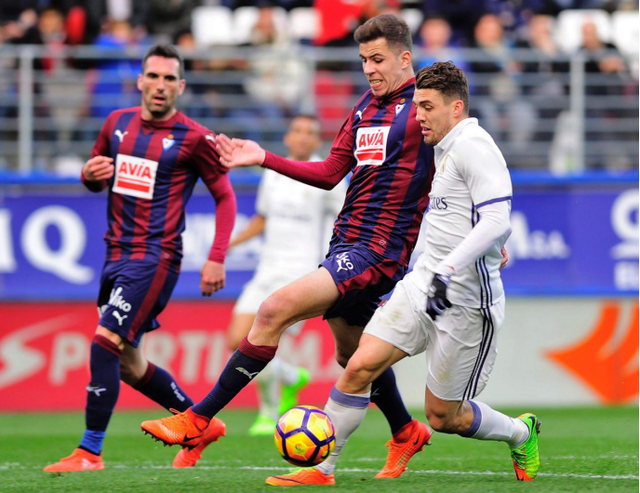 开云体育中国-埃瓦尔爆冷取胜，客场铸就奇迹