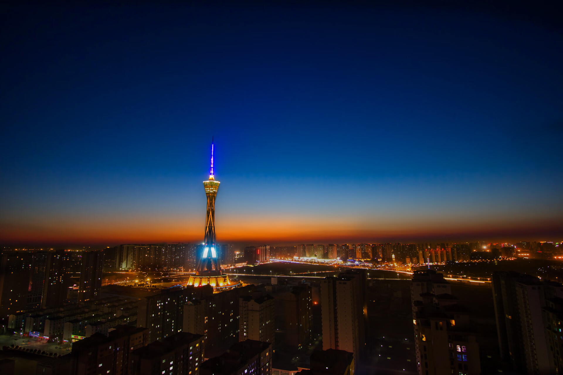 开云平台-美加墨世界杯焦点战，上海队单节爆发，拉开骑士差距